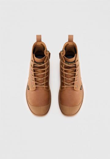 Ботинки на шнуровке