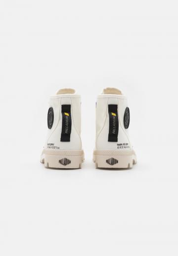 Ботинки на шнуровке