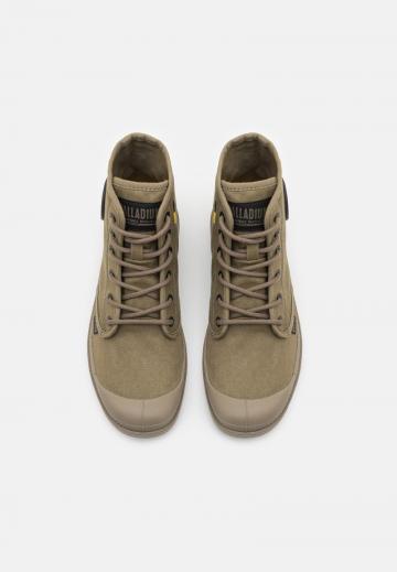 Ботинки на шнуровке