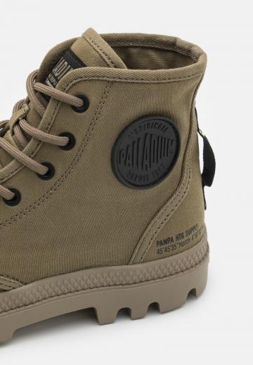 Ботинки на шнуровке