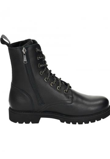 Ботинки на шнуровке