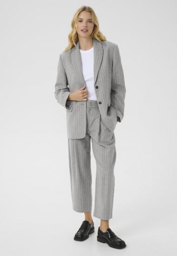 Короткое пальто