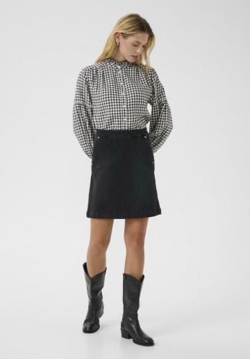 Юбка с накладными карманами