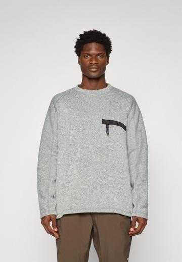 Спортивная кофта