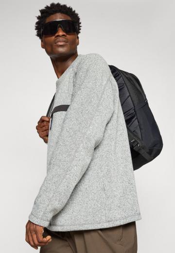 Спортивная кофта