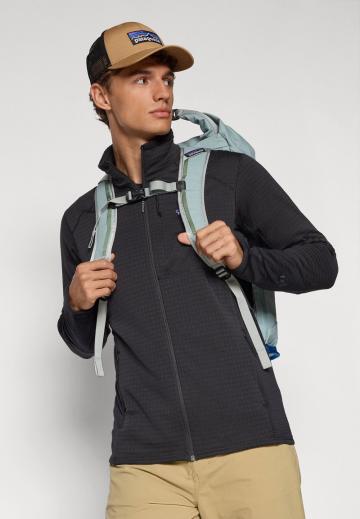 Спортивная куртка