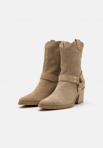 Ковбойские сапоги