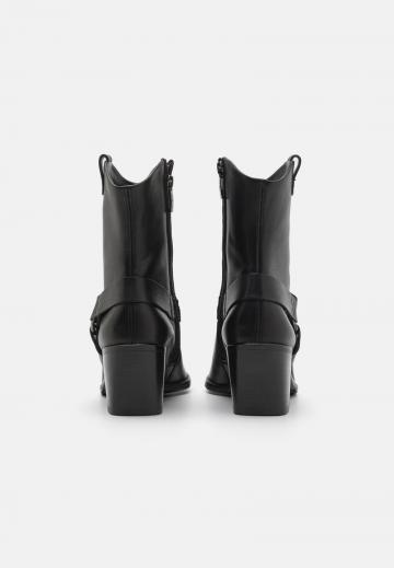 Ковбойские сапоги