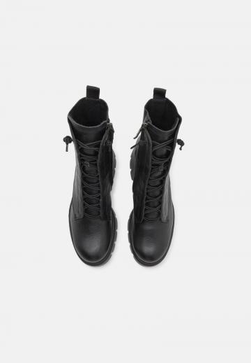 Ботинки на шнуровке