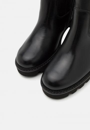 Сапоги на платформе