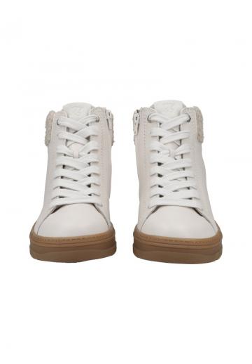 Ботинки на шнуровке