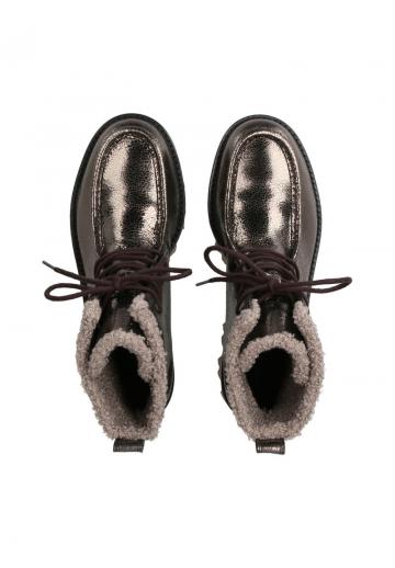 Ботинки на шнуровке