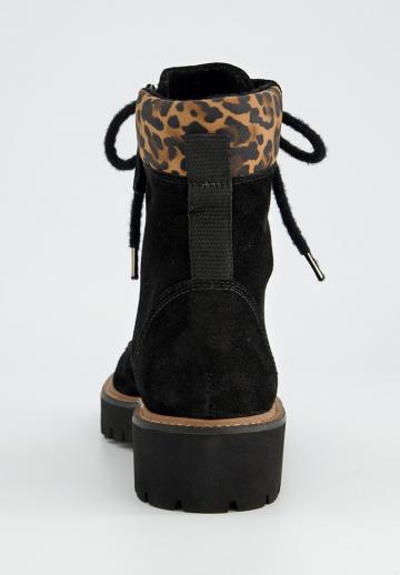 Ботинки на шнуровке