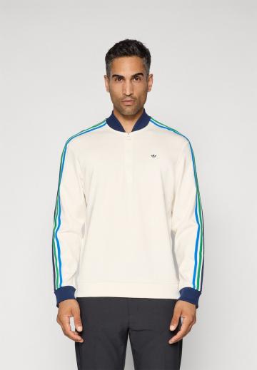 Спортивная кофта