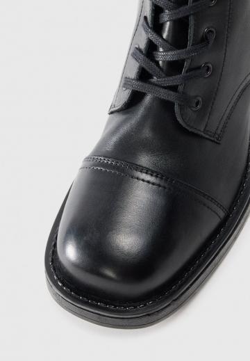 Сапоги на шнуровке