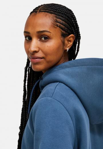 Спортивная толстовка