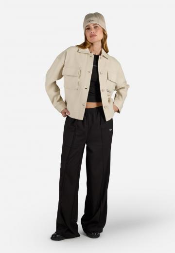 Куртка с накладнымит карманами