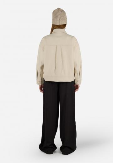 Куртка с накладнымит карманами