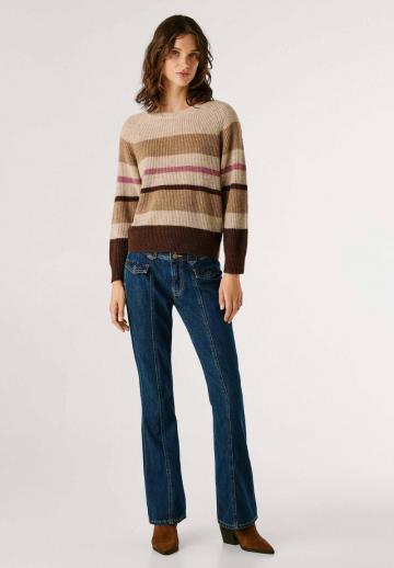 Пуловер в полоску