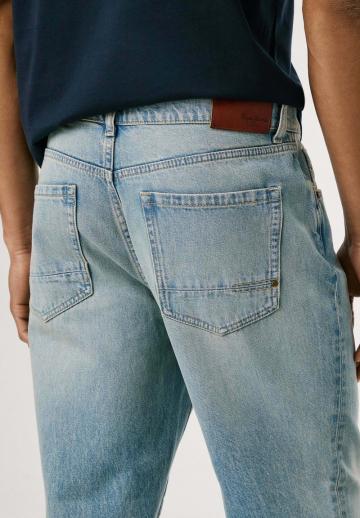 Прямые джинсы
