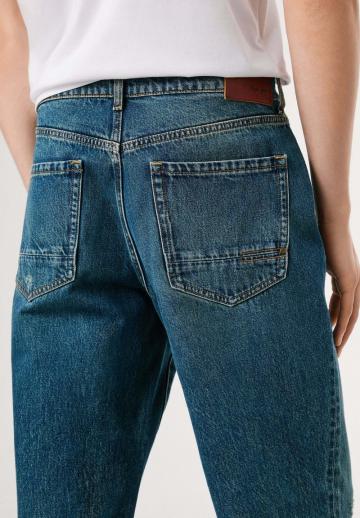 Прямые джинсы