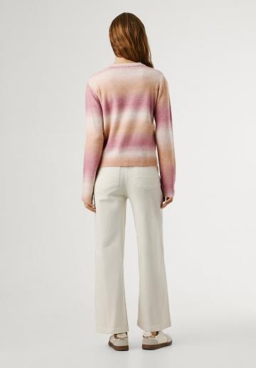 Пуловер в полоску