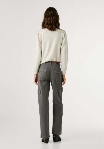 Брюки с накладными карманами