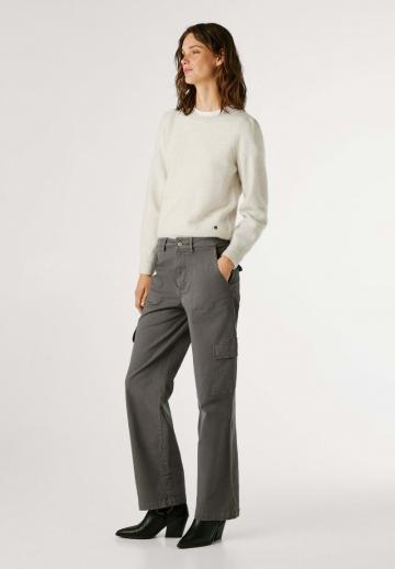 Брюки с накладными карманами