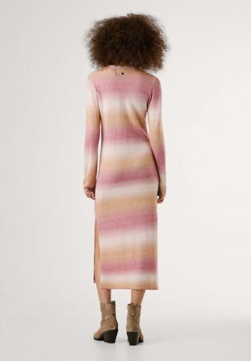 Вязаное платье