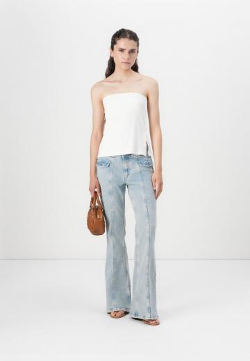 Клешеные джинсы