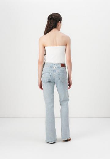 Клешеные джинсы