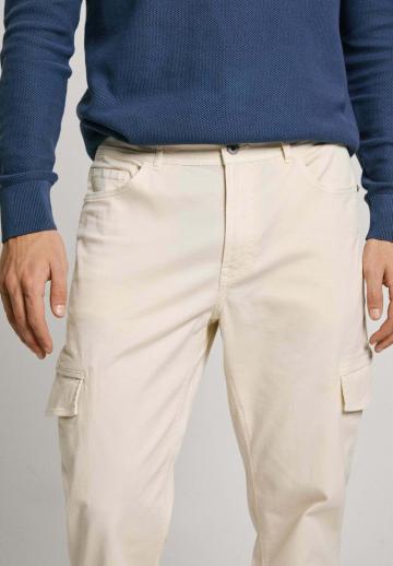 Брюки с накладными карманами