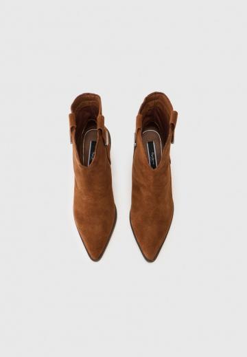 Полусапожки на высоком каблуке