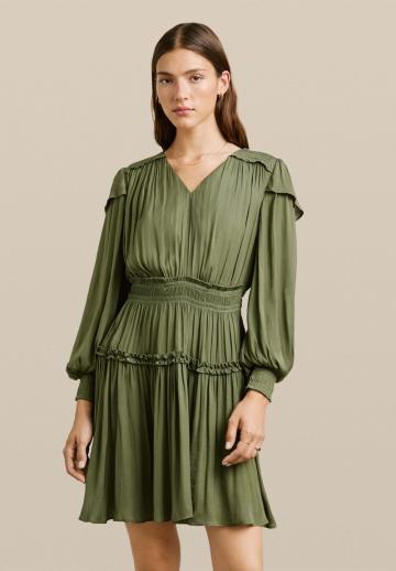 Короткое платье