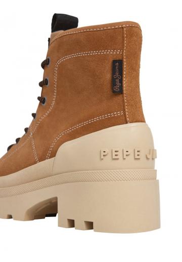 Ботинки на шнуровке