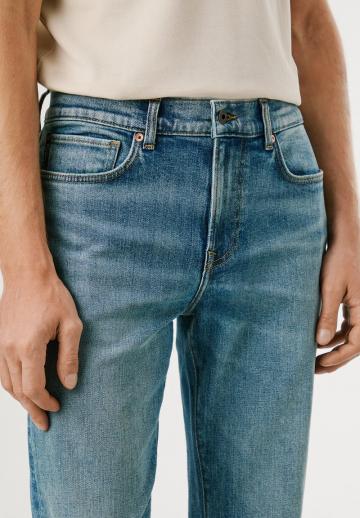 Прямые джинсы