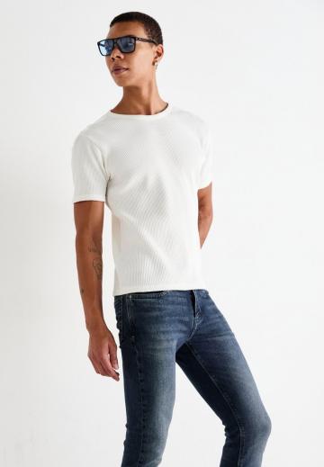 Узкие джинсы