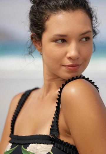 Слитный купальник