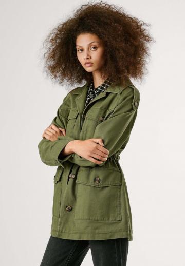 Куртка с накладнымит карманами