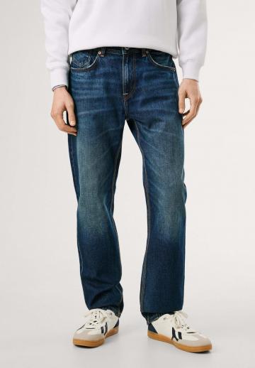 Прямые джинсы