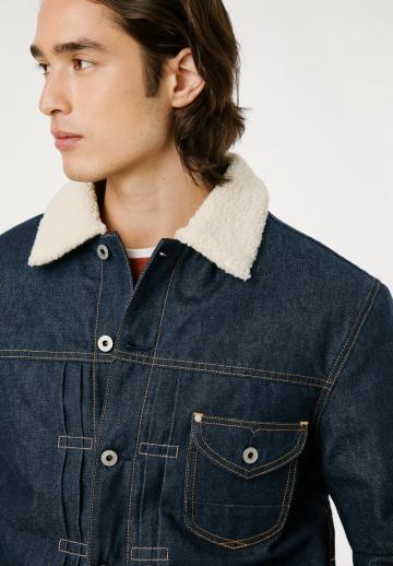 Джинсовая куртка