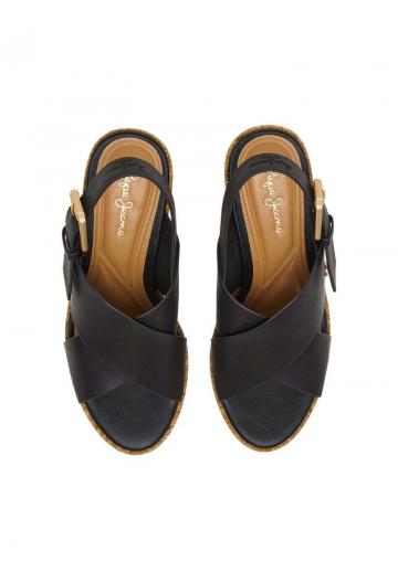 Босоножки на танкетке