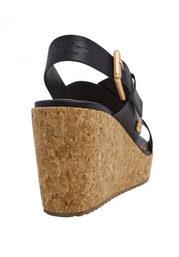 Босоножки на танкетке