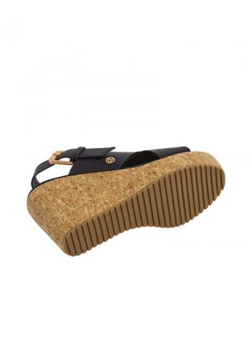 Босоножки на танкетке