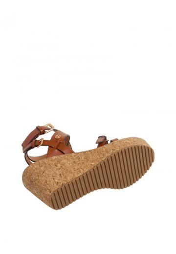 Босоножки на танкетке