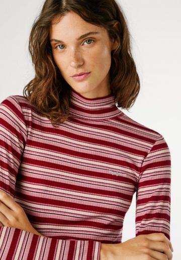 Пуловер в полоску