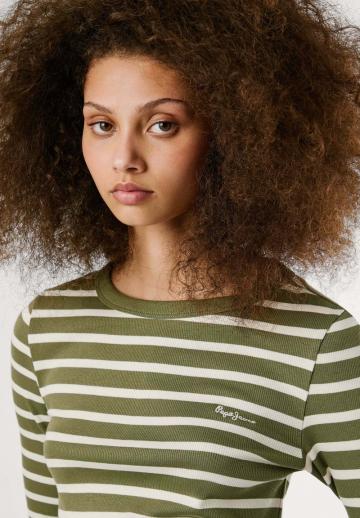 Пуловер в полоску