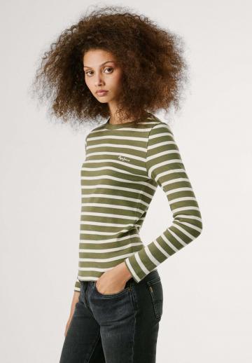 Пуловер в полоску