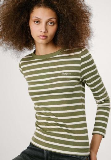 Пуловер в полоску