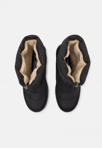 Зимние ботинки